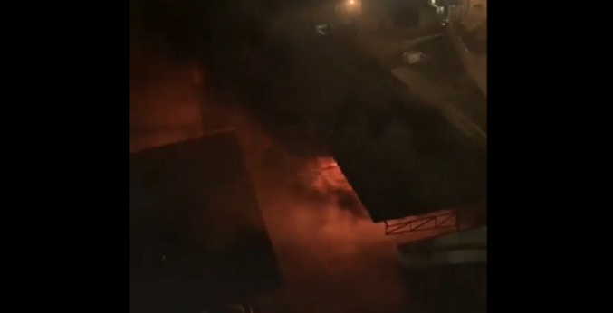 Se incendian al menos cinco vehículos en estacionamiento de edificio en Maracaibo