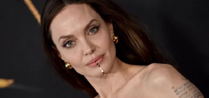 Angelina Jolie habría demandado al FBI por no presentar cargos contra Brad Pitt