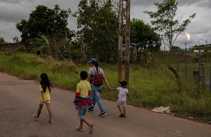 Los «mechurrios», la llama que no cesa en comunidades petroleras de Venezuela