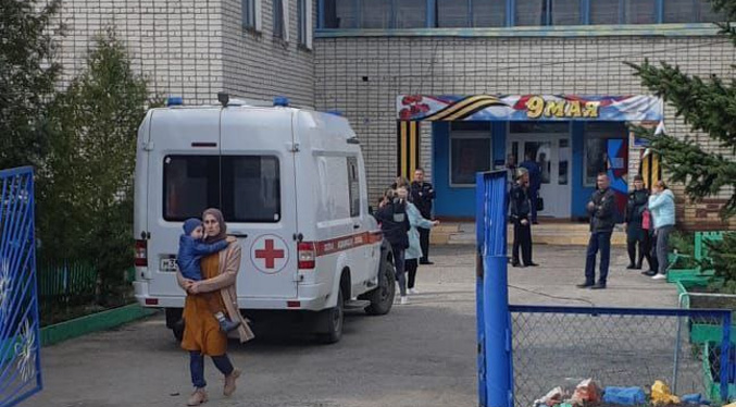 Hombre armado asesina a dos niños y una mujer en un jardín de infantes ruso