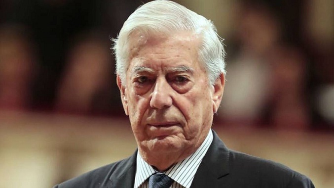 Mario Vargas Llosa recibe el alta hospitalaria tras superar el COVID-19