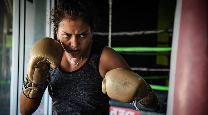 Boxeadora mexicana se encuentra en estado de coma tras ser brutalmente noqueada