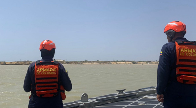 Armada de Colombia busca embarcación venezolana que naufragó