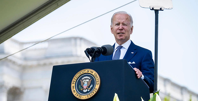 Biden llama a enfrentar el «odio» tras tiroteo en Búfalo que dejó 10 muertos