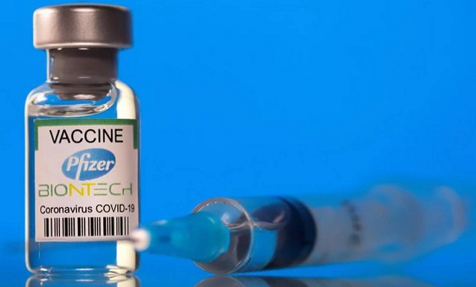 Pfizer dice que tres dosis de vacuna en menores de 5 años ofrecen alta eficacia
