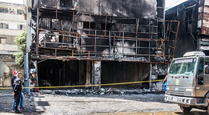 Residentes del edificio Riverside exigen justicia a tres meses del incendio en Cine Cittá