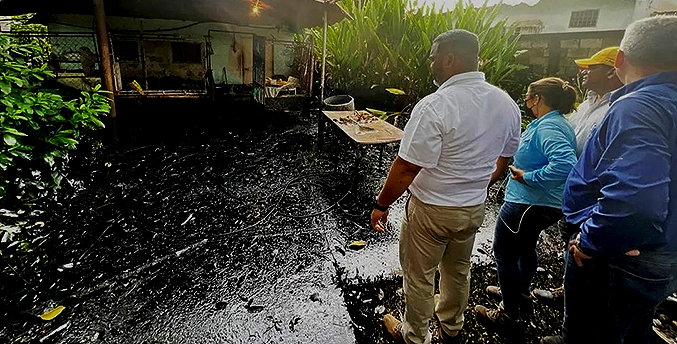 Entre inundaciones y derrame petrolero van más de 300 familias afectadas en Simón Bolívar