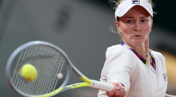 Krejcikova, vigente campeona de Roland Garros, eliminada en primera ronda