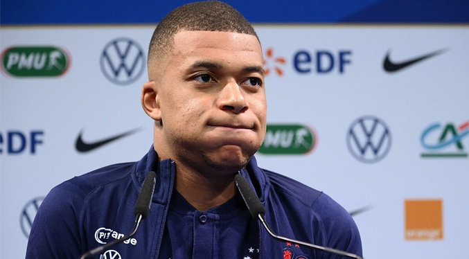 Madre de Mbappé niega un principio de acuerdo con el PSG