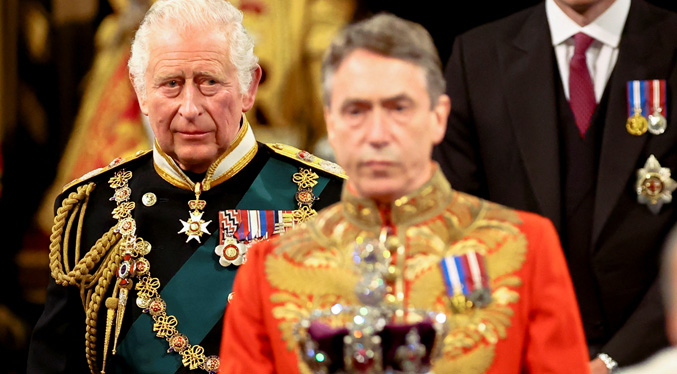 Isabel II es reemplazada por el príncipe Carlos en el “discurso del trono”
