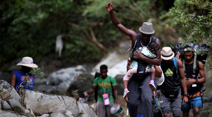 Los venezolanos entre la mayoría de migrantes que llegan a Panamá por la selva del Darién