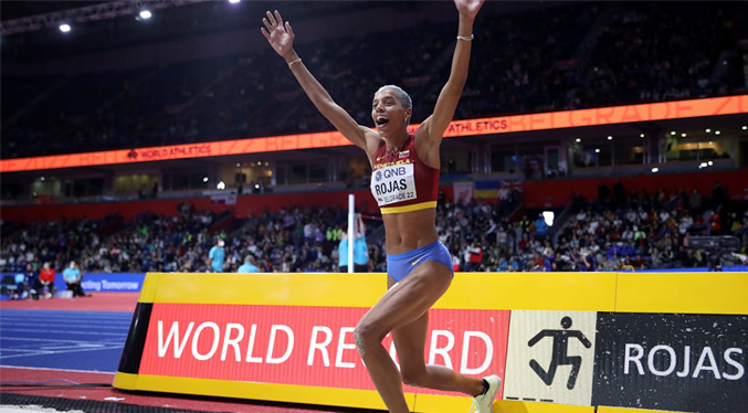 World Athletics ratifica récord mundial de Yulimar Rojas en salto triple