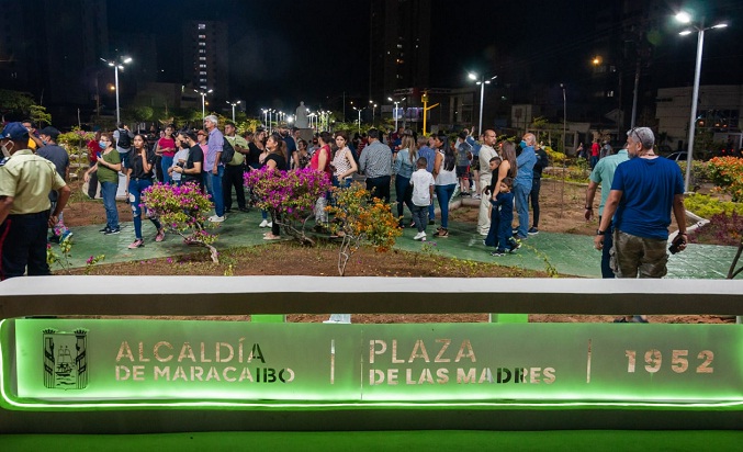 Alcaldía de Maracaibo entrega una renovada y moderna Plaza de las Madres (Fotos)