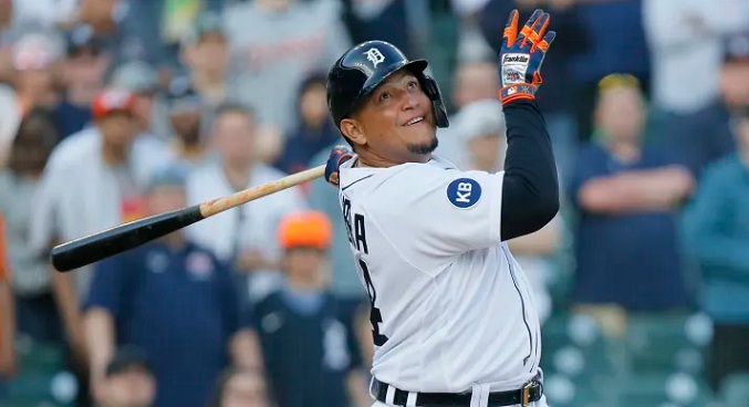 Miguel Cabrera iguala a Barry Bonds con su doble 601 en la MLB (Video)