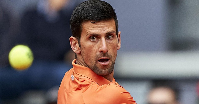 Djokovic no da opciones a Hurkacz y avanza a semis del Mutua Madrid