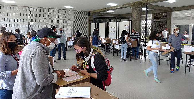 Invitan a participar en segunda vuelta electoral en la UCV