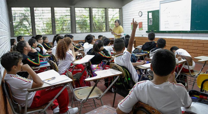 Colombia elimina uso del tapaboca en las aulas de clases