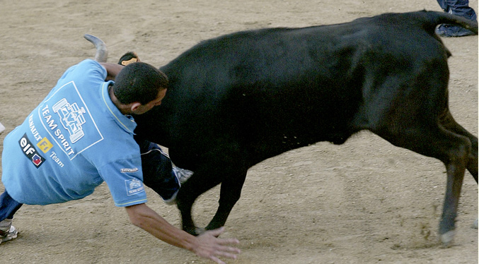 Muere joven de 16 años en Portugal por ataque de toro en un encierro