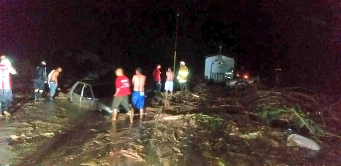 Lluvias dejan inundaciones y derrumbes en Mérida