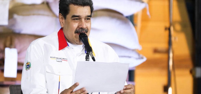 Maduro exhorta a la banca a otorgar créditos a los productores