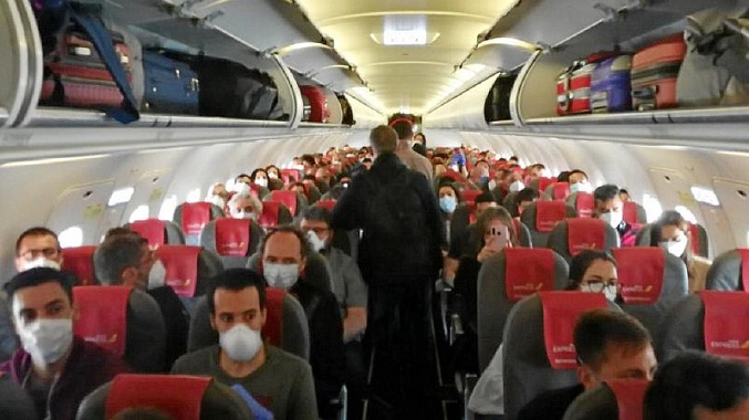 Agencia Europea de Seguridad levanta obligatoriedad uso mascarilla en vuelos