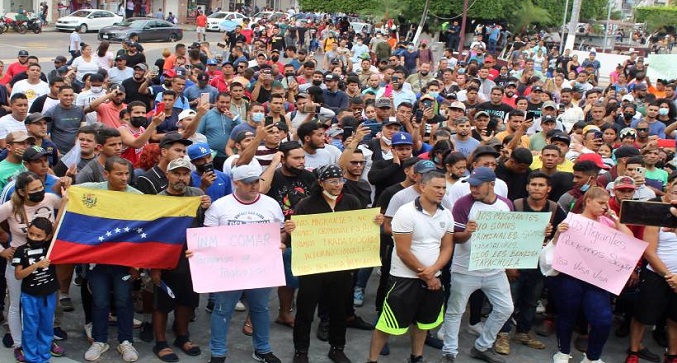 Migrantes se apostaron en la frontera de México para exigir libre tránsito