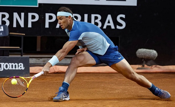 Un Nadal lastrado por el pie cae ante Shapovalov en Roma