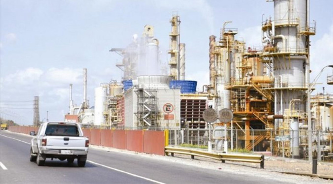 Reuters: Tras remodelar la refinería de petróleo más pequeña de Venezuela, Irán arreglará la más grande