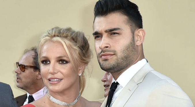 Britney Spears coloca una orden de restricción contra su ex después de que irrumpió en su casamiento