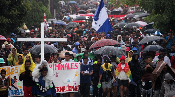 Caravana migrante logra acuerdo de regularización con autoridades mexicanas