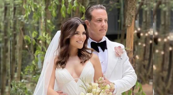 Karina Banda y Carlos Ponce celebran boda religiosa en México