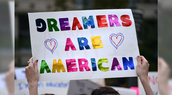 Biden pide ciudadanía para los «soñadores» en décimo aniversario de DACA
