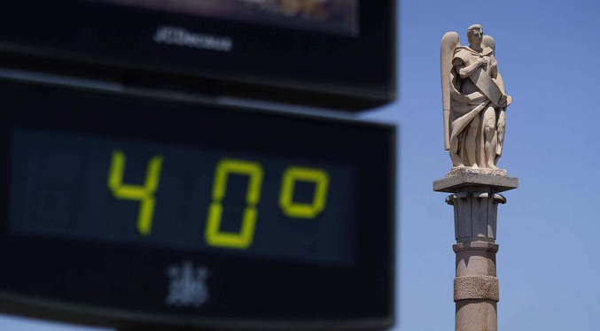 Una inusual ola de calor asfixia a España