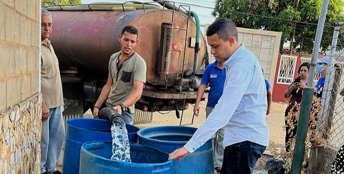 Legislador José Barboza lleva agua al barrio Ayacucho en la parroquia Raúl Leoni