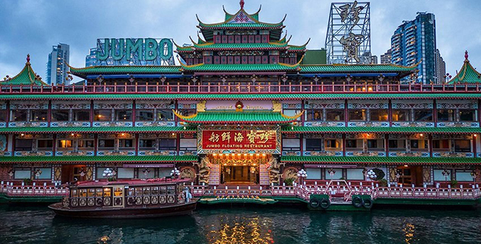 El famoso restaurante flotante Jumbo de Hong Kong se hunde en el mar (+Video y Fotos)