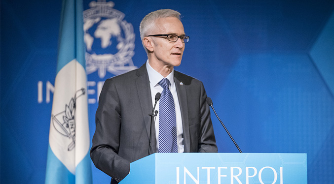 Interpol ejecuta operación global y libera casi 700 víctimas de migración ilegal