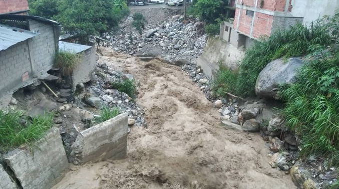 LLuvias dejan a varias familias sin vivienda en Mérida