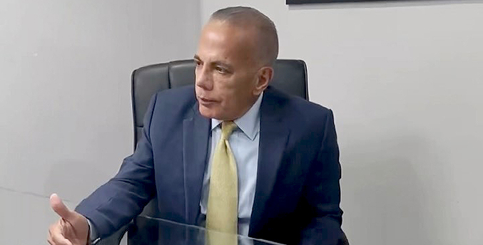 Manuel Rosales presenta propuesta para mejorar el sistema eléctrico al Foro Cívico