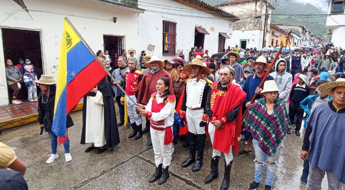Mérida honra a Trujillo con entrega de réplica de la Espada de Bolívar