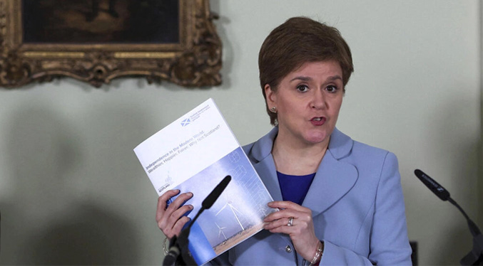 La primera ministra de Escocia relanza la campaña por la independencia