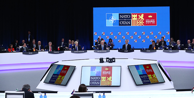 Líderes de la OTAN aprueban multiplicar sus tropas en el este de Europa