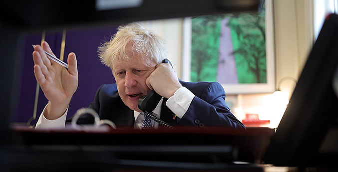 Boris Johnson sobrevive a una moción de censura y seguirá al frente del Gobierno