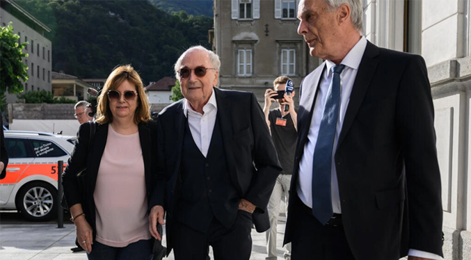 «Platini valía su millón», sostiene Blatter ante el tribunal