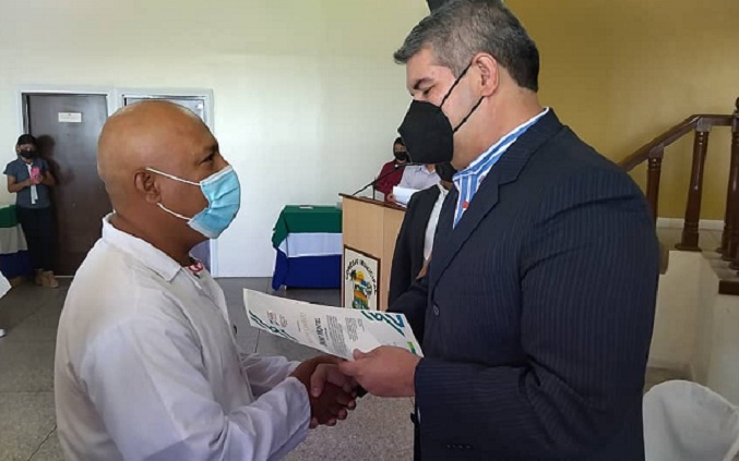 Alcalde de Mara homenajea a enfermeros del municipio