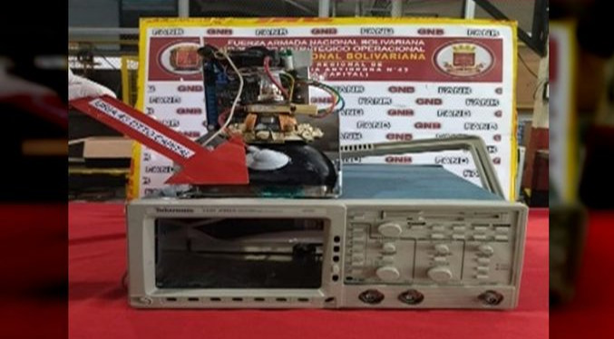 Incautan nueve kilos de cocaína líquida en una empresa de encomiendas