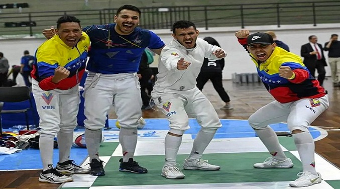 Equipo masculino y femenino de esgrima de Venezuela consiguen oro en los Juegos Bolivarianos 2022