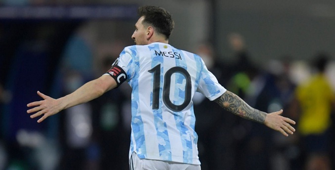 Messi hace historia: Cinco goles con la Albiceleste
