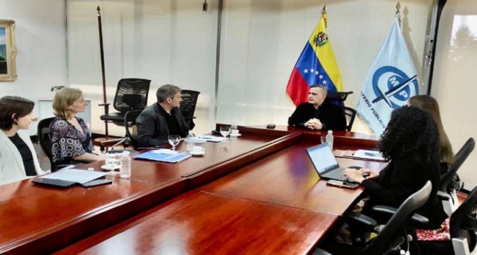 Fiscal y equipo de Bachelet evalúan protección a los DDHH en el país