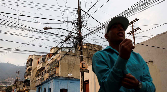 ONG: 62 % de venezolanos en 12 ciudades valora negativamente servicio de luz