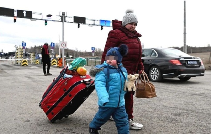 Unos 7,7 millones de ucranianos dejaron el país desde que inició la guerra